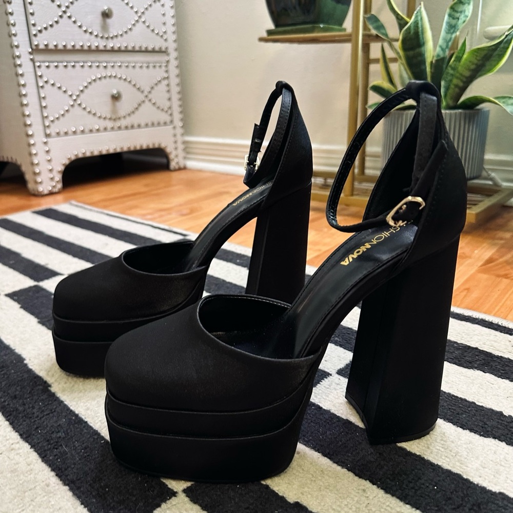 Stylish Black Platform Heels